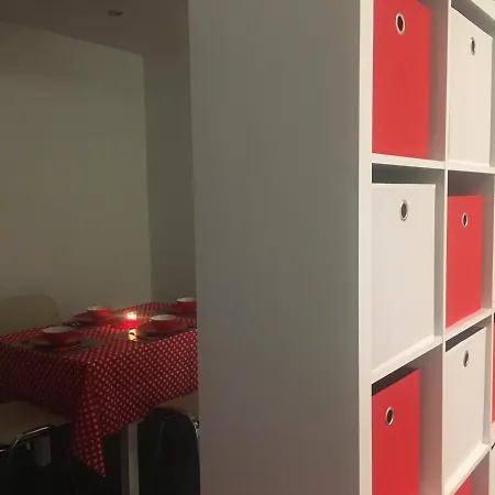 Buckingham Palace Apartman, * Debrecen