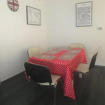 Apartment Buckingham Palace Apartman, Debrecen
